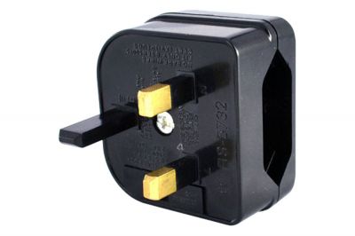 ZO EU to UK Plug Adaptor with 3A Fuse (Black)