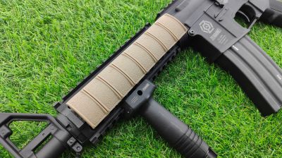 ZO Stippled Panel Set for RIS (Dark Earth) - Detail Image 3 © Copyright Zero One Airsoft