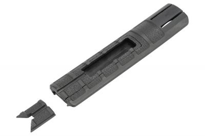 Element Polymer Ribbed Rail Cover Panel with Switch Pocket (Black) - Detail Image 1 © Copyright Zero One Airsoft